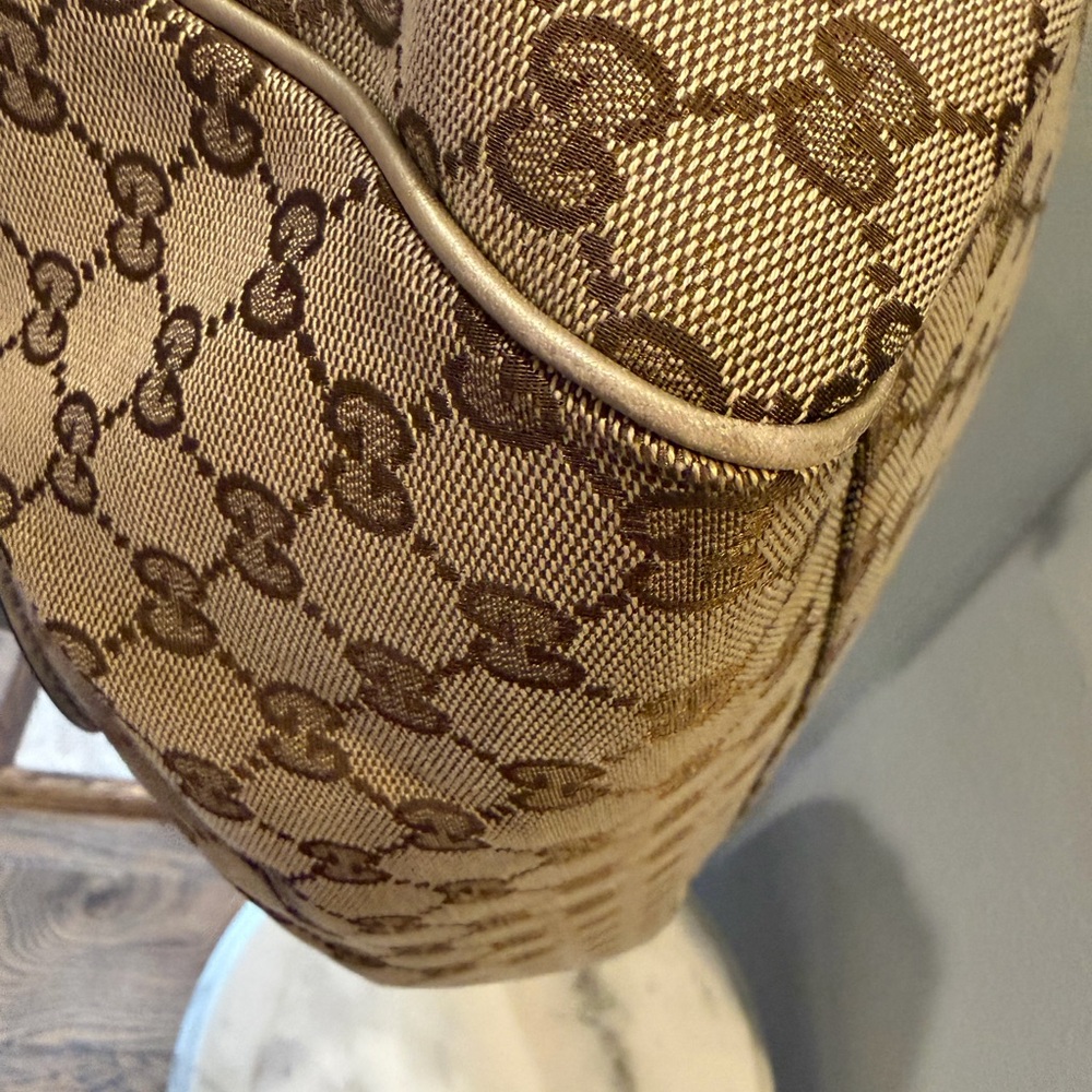 Gucci Sukey Beige and Metallic Monogram tote includes charm with COA - Picture 12 of 17